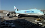 Hàn Quốc: Nữ hành khách cố mở cửa thoát hiểm nhiều lần lúc đang bay